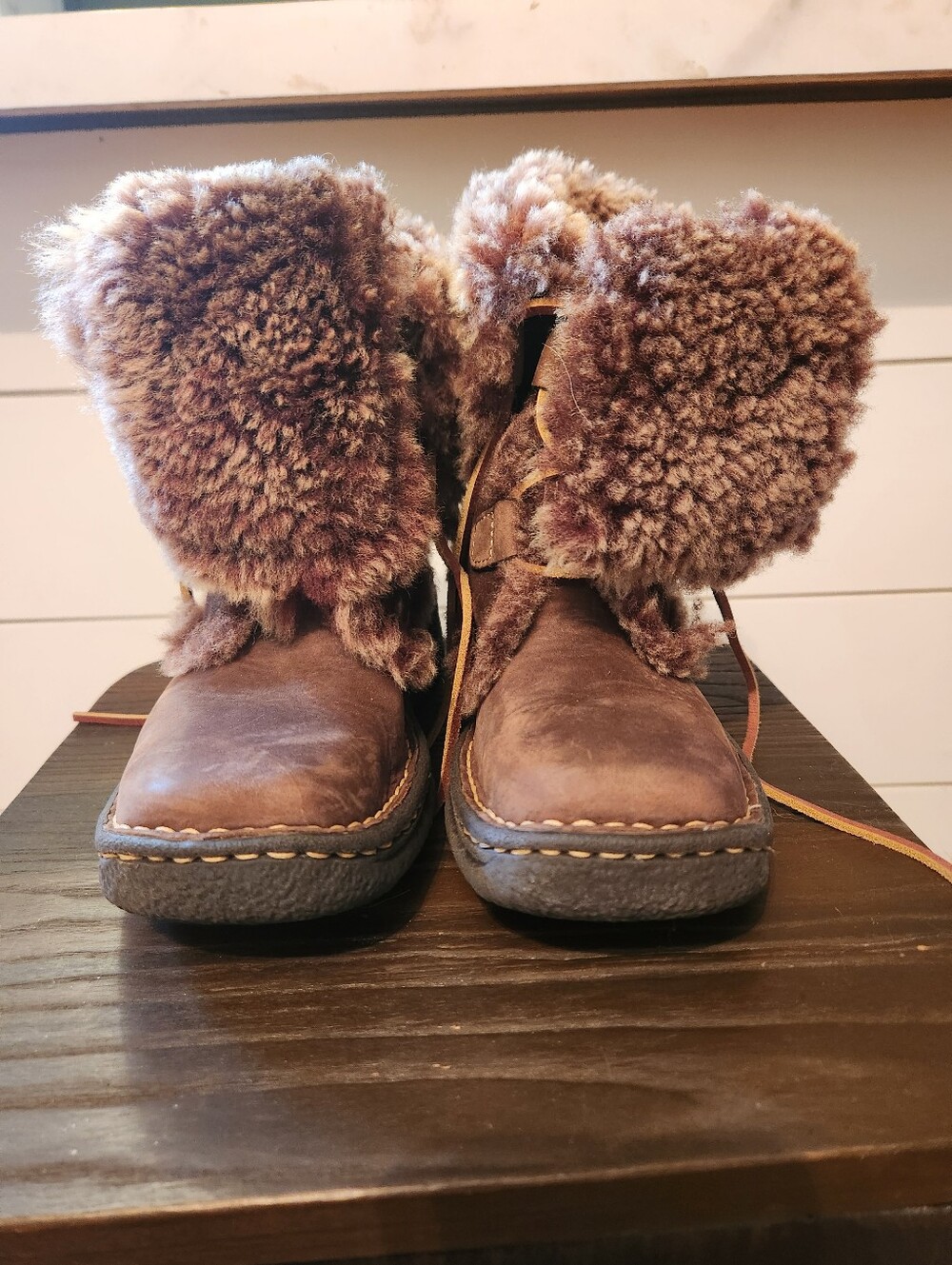 WOMENS BROWN SEUDE BORN BOOTS